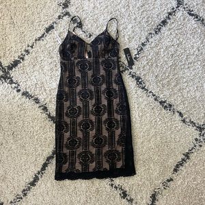 Lulu’s Black Lace Midi Dress